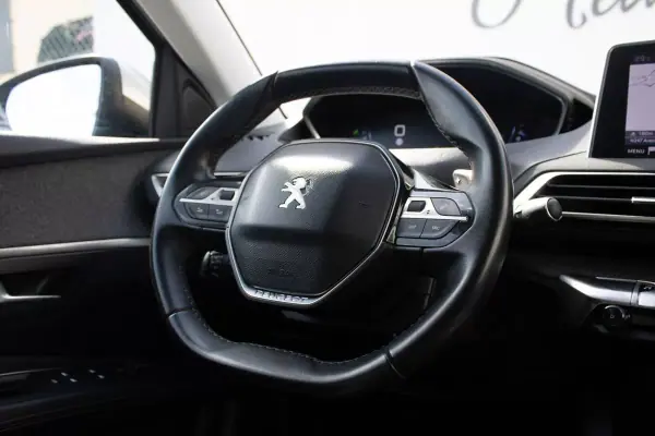 Peugeot 3008 2018 - 17990 EUR, 166000 km - AUTO.MOTO.pt - 166000km - foto 34 de 49