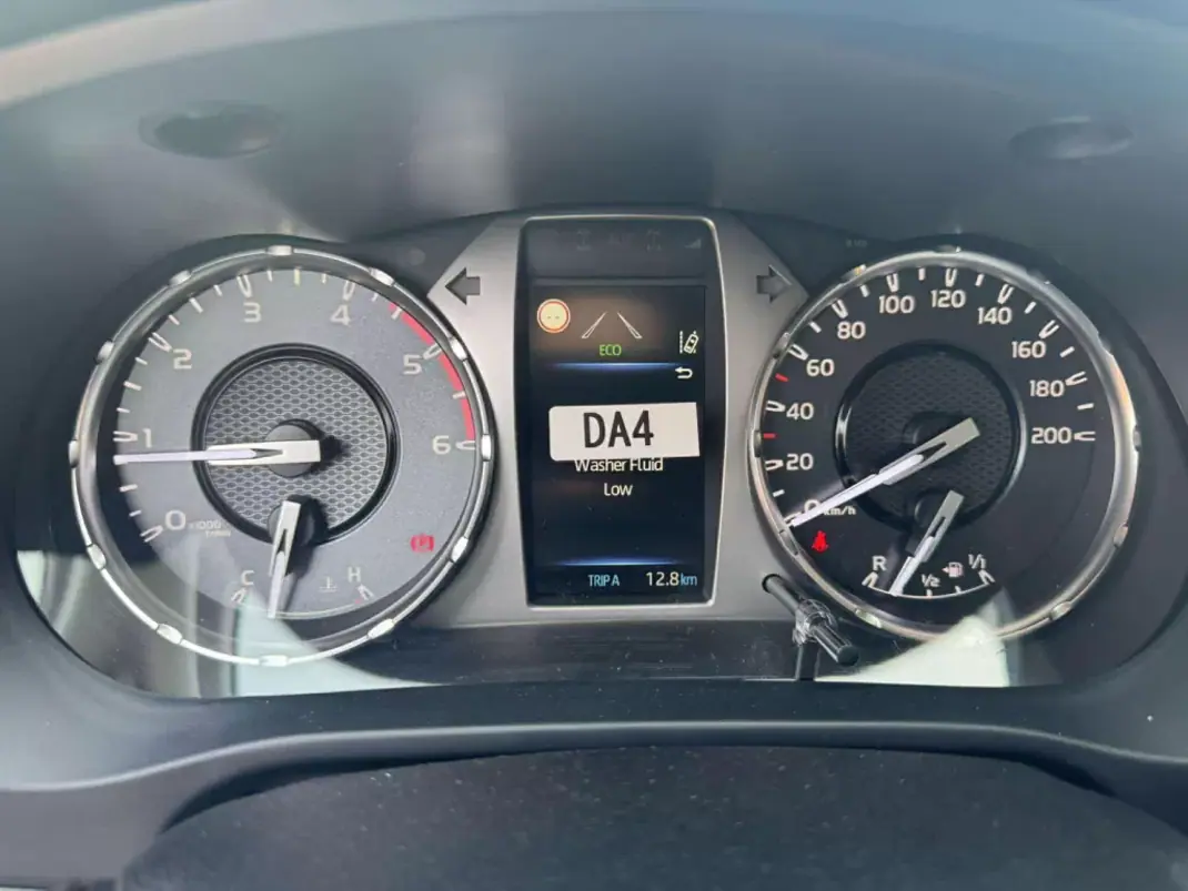 Toyota Hilux 2025 - 64900 EUR, 34 km - AUTO.MOTO.pt - 34km - foto 8 de 29