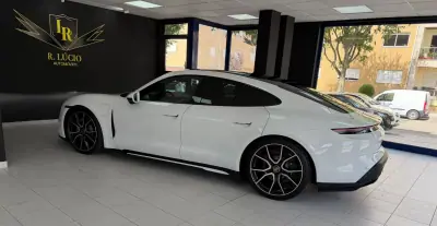Porsche Taycan 2023 - 67000 EUR, 46411 km - 46411km - foto 20 de 40