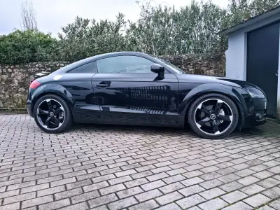 Audi TT Coupé 2009 - 15650 EUR, 187000 km - AUTO.MOTO.pt - 187000km - foto 4 de 8