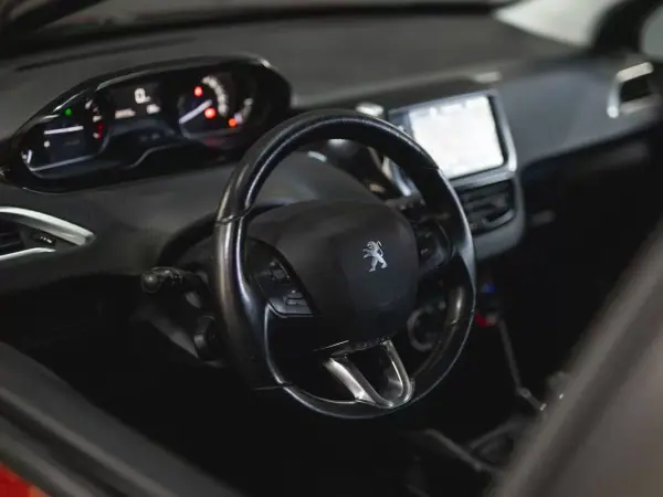 Peugeot 2008 2018 - 8990 EUR, 108993 km - 108993km - foto 12 de 20