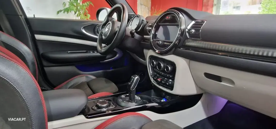 MINI Clubman 2018 - 21950 EUR, 149800 km - AUTO.MOTO.pt - 149800km - foto 20 de 27