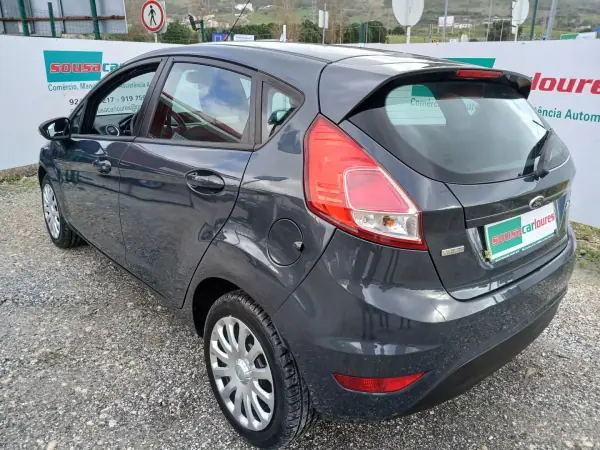 Ford Fiesta 2013 - 7200 EUR, 106782 km - AUTO.MOTO.pt - 106782km - foto 11 de 26