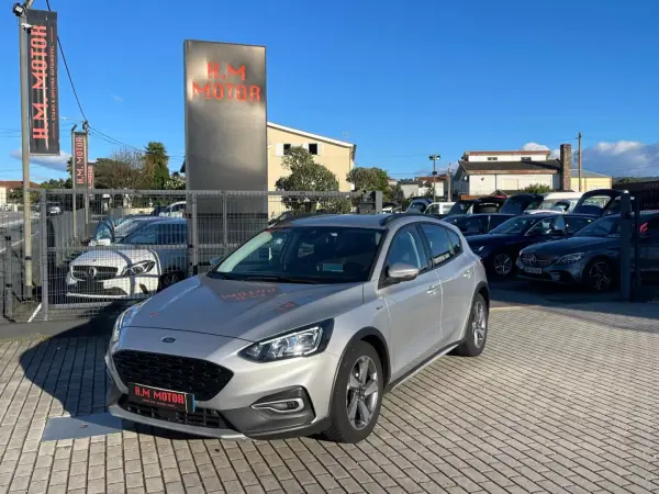 Ford Focus 2020 - 17750 EUR, 84000 km - AUTO.MOTO.pt - 84000km - foto 2 de 11