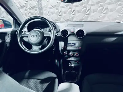 Audi A1 Sportback 2012 - 12990 EUR, 130169 km - AUTO.MOTO.pt - 130169km - foto 14 de 21