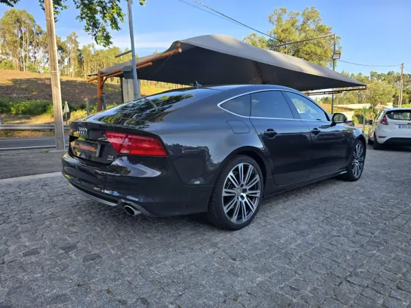 Audi A7 Sportback 2012 - 18900 EUR, 290000 km - AUTO.MOTO.pt - 290000km - foto 8 de 28