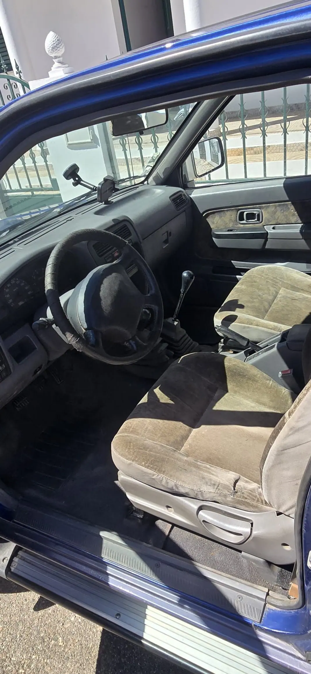 Nissan Navara 1999 - 12500 EUR, 289923 km - 289923km - foto 3 de 7