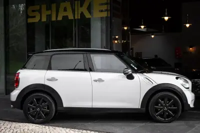 MINI Countryman 2012 - 9990 EUR, 264197 km - AUTO.MOTO.pt - 264197km - foto 5 de 27
