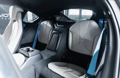 BMW i8 2015 - 69000 EUR, 91500 km - AUTO.MOTO.pt - 91500km - foto 14 de 17