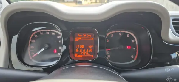 Fiat Panda 2015 - 6450 EUR, 117000 km - AUTO.MOTO.pt - 117000km - foto 9 de 19
