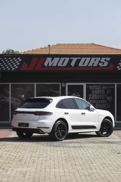 Porsche Macan 2018 - 53900 EUR, 89600 km - AUTO.MOTO.pt - 89600km - foto 30 de 40