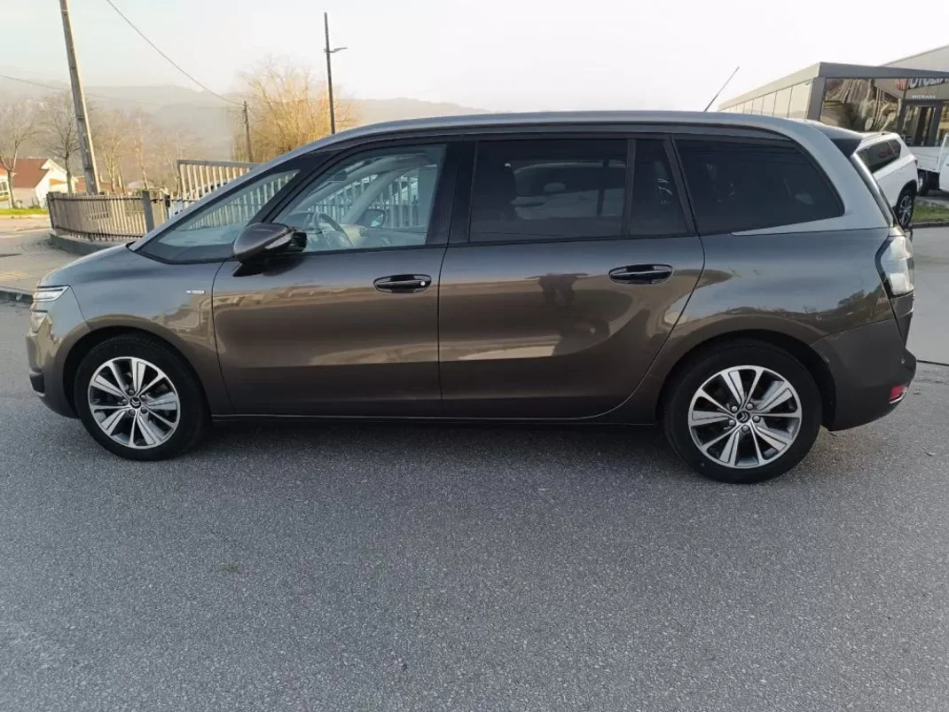 Citroën C4 Picasso 2016 - 13500 EUR, 148000 km - AUTO.MOTO.pt - 148000km - foto 1 de 28
