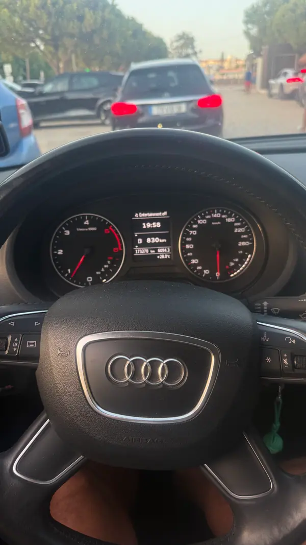 Audi A3 Sportback 2013 - 10490 EUR, 173000 km - AUTO.MOTO.pt - 173000km - foto 6 de 13