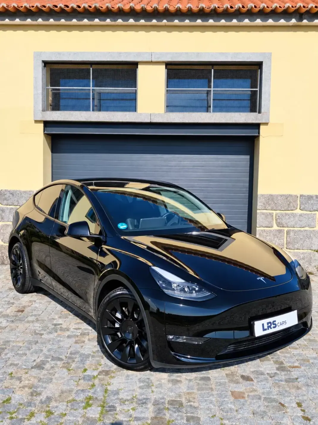 Tesla Model Y 2023 - 38490 EUR, 74953 km - 74953km - foto 20 de 25