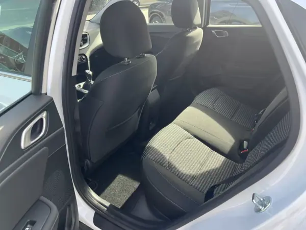 Kia XCeed 2025 - 22500 EUR, 3500 km - AUTO.MOTO.pt - 3500km - foto 8 de 21