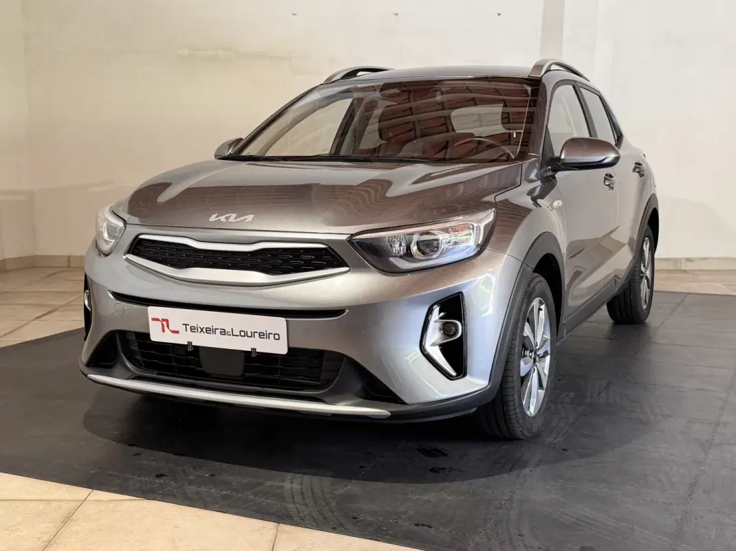 Kia Stonic 2025 - 16990 EUR, 19459 km - AUTO.MOTO.pt - 19459km - foto 1 de 25