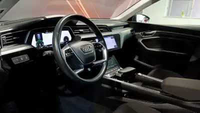 Audi e-tron 2019 - 42900 EUR, 78950 km - AUTO.MOTO.pt - 78950km - foto 27 de 58