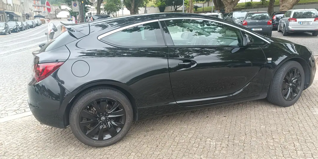 Opel Astra GTC 2017 - 19500 EUR, 62000 km - AUTO.MOTO.pt - 62000km - foto 5 de 15