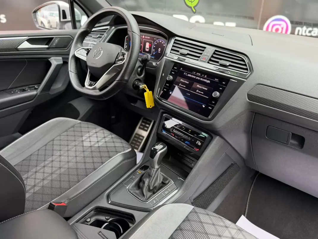 Volkswagen Tiguan 2022 - 33900 EUR, 71516 km - AUTO.MOTO.pt - 71516km - foto 8 de 21