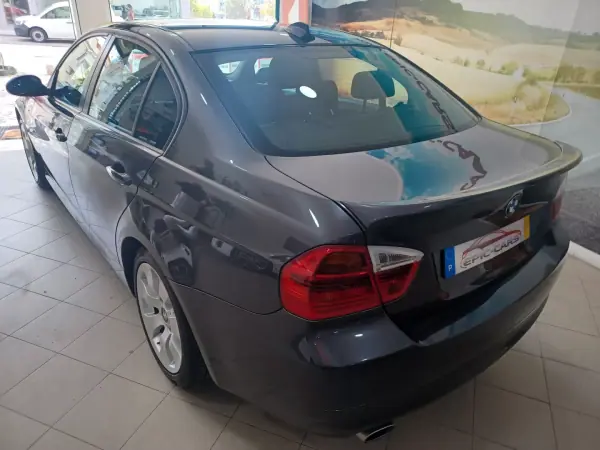BMW 318 2008 - 9390 EUR, 172104 km - 172104km - foto 7 de 37