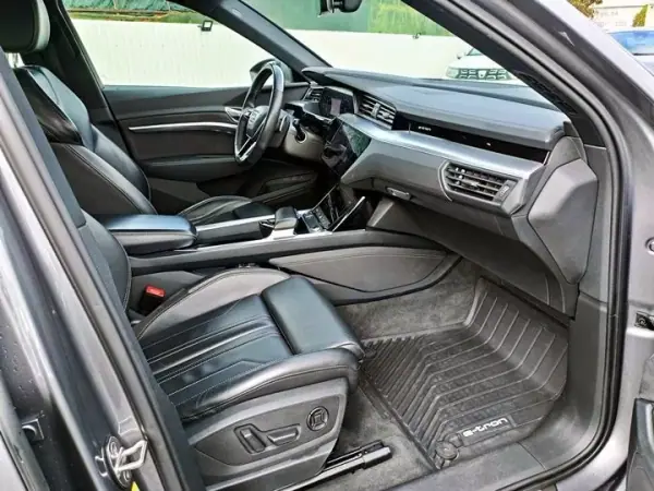 Audi e-tron 2020 - 31000 EUR, 110869 km - AUTO.MOTO.pt - 110869km - foto 2 de 29