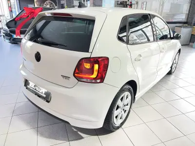 Volkswagen Polo 2011 - 6900 EUR, 201940 km - AUTO.MOTO.pt - 201940km - foto 4 de 18