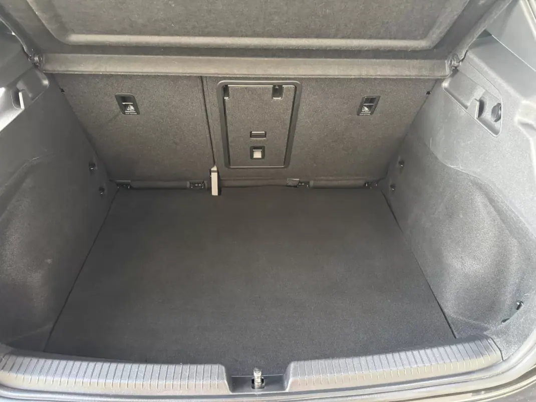 Volkswagen ID.3 2020 - 19900 EUR, 93000 km - AUTO.MOTO.pt - 93000km - foto 43 de 44