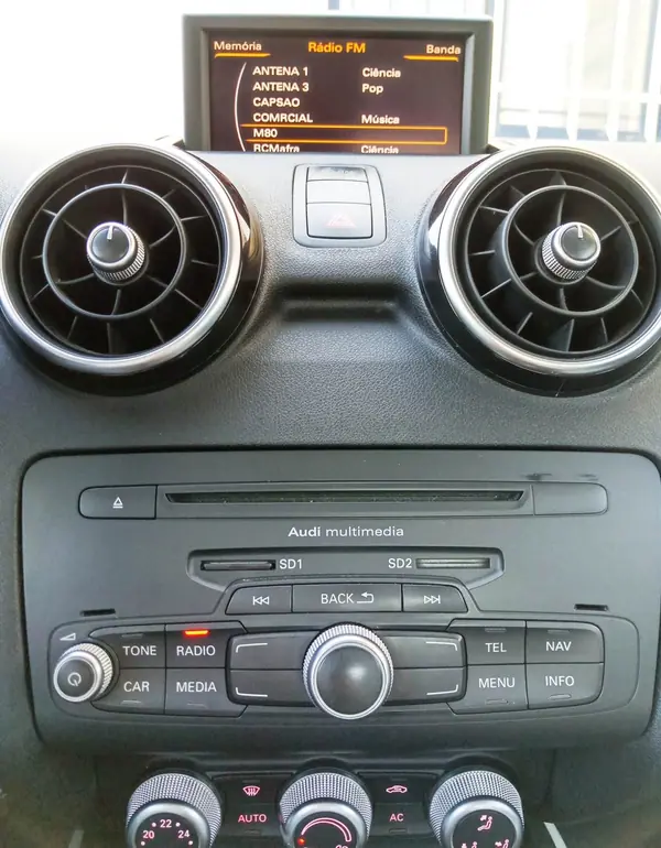 Audi A1 2010 - 6950 EUR, 189700 km - 189700km - foto 7 de 13