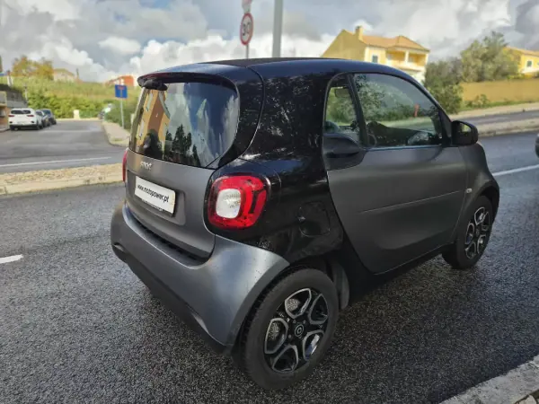 Smart Fortwo Cabrio 2015 - 12480 EUR, 70000 km - AUTO.MOTO.pt - 70000km - foto 7 de 9