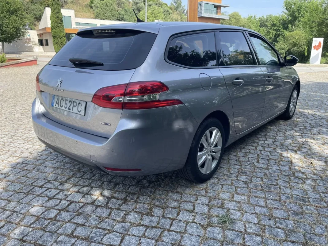 Peugeot 308 SW 2016 - 14000 EUR, 156000 km - AUTO.MOTO.pt - 156000km - foto 3 de 9