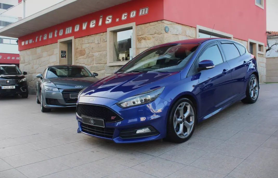Ford Focus 2016 - 17990 EUR, 194500 km - AUTO.MOTO.pt - 194500km - foto 1 de 27
