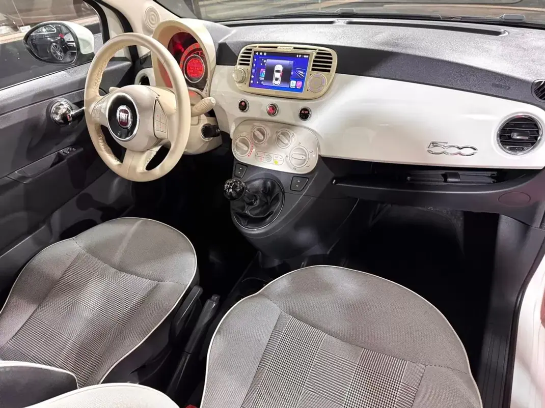 Fiat 500 2015 - 10900 EUR, 127625 km - AUTO.MOTO.pt - 127625km - foto 10 de 29