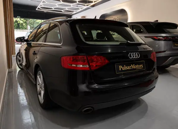Audi A4 Avant 2011 - 15490 EUR, 289450 km - AUTO.MOTO.pt - 289450km - foto 4 de 14
