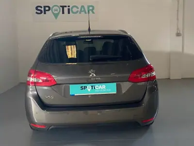 Peugeot 308 SW 2019 - 14500 EUR, 76190 km - AUTO.MOTO.pt - 76190km - foto 5 de 15