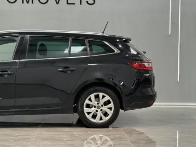Renault Mégane Sport Tourer 2020 - 15990 EUR, 80000 km - AUTO.MOTO.pt - 80000km - foto 8 de 26