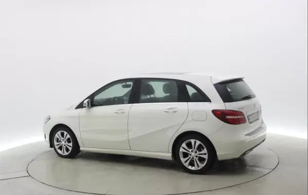 Mercedes-Benz B 200 2014 - 15500 EUR, 116525 km - AUTO.MOTO.pt - 116525km - foto 5 de 7