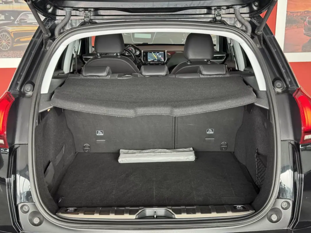 Peugeot 2008 2018 - 14990 EUR, 60029 km - AUTO.MOTO.pt - 60029km - foto 11 de 21