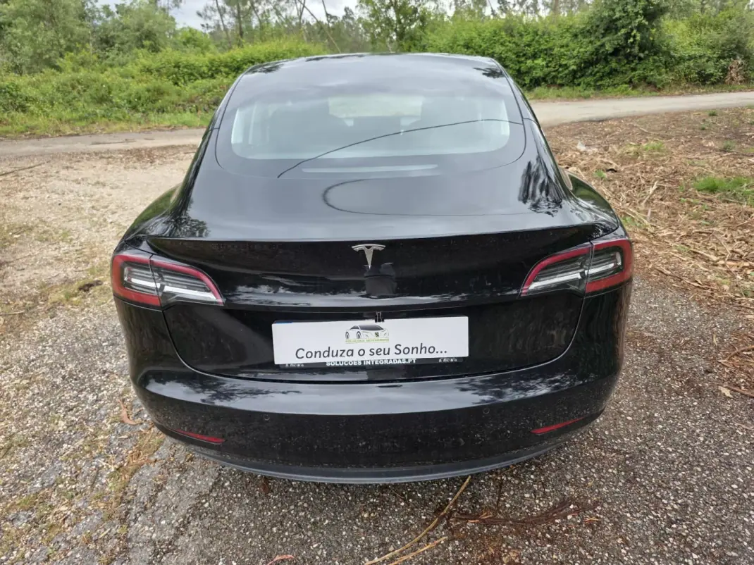 Tesla Model 3 2019 - 23900 EUR, 177000 km - AUTO.MOTO.pt - 177000km - foto 19 de 42