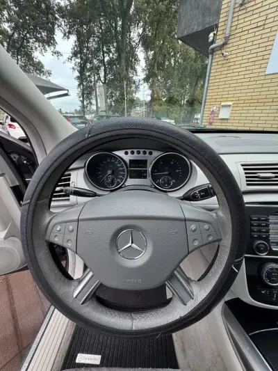 Mercedes-Benz R 320 2006 - 13750 EUR, 213000 km - foto 6 de 12