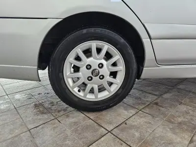Nissan Primera 2001 - 2650 EUR, 283341 km - AUTO.MOTO.pt - 283341km - foto 16 de 24