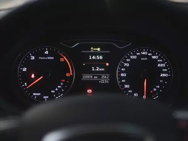 Audi A3 Sportback 2016 - 13490 EUR, 155974 km - AUTO.MOTO.pt - 155974km - foto 16 de 21