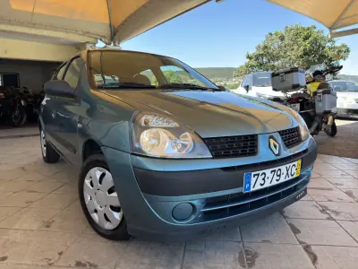 Renault Clio 2004 - 3250 EUR, 222926 km - AUTO.MOTO.pt - 222926km - foto 12 de 28