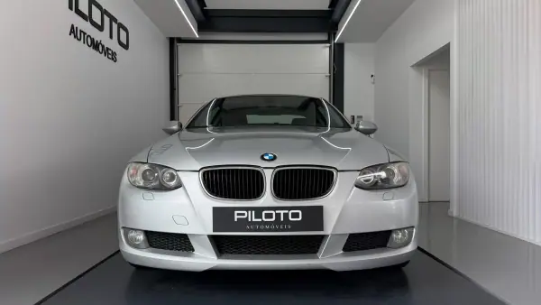 BMW 320 2007 - 13990 EUR, 175425 km - AUTO.MOTO.pt - 175425km - foto 4 de 24