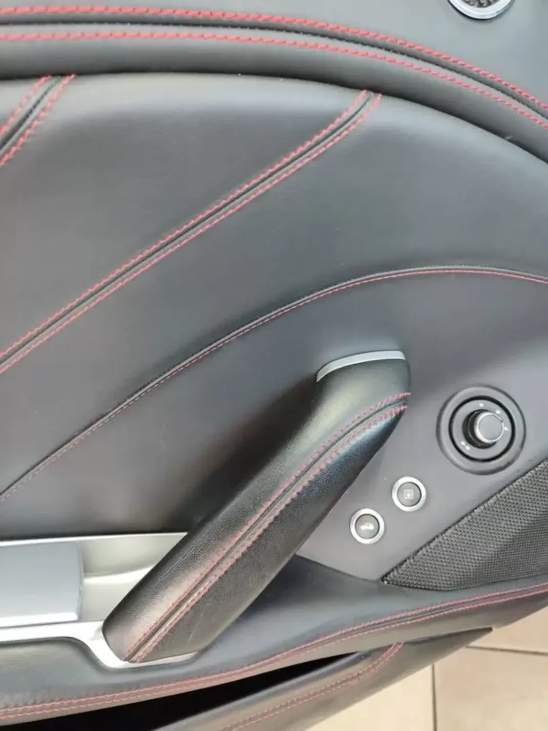 Ferrari California 2016 - 157000 EUR, 73000 km - AUTO.MOTO.pt - 73000km - foto 30 de 56
