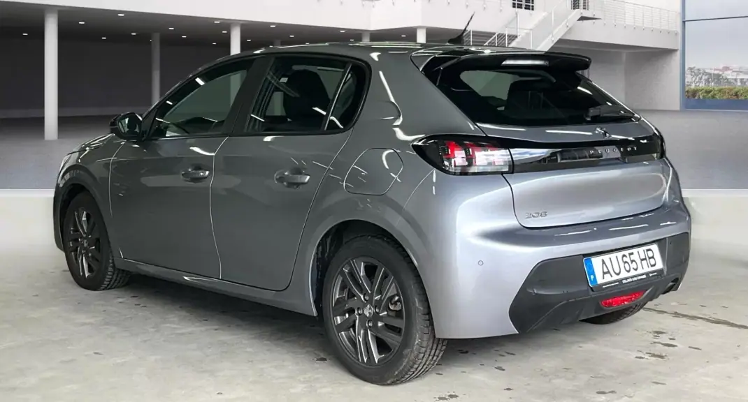 Peugeot 208 2022 - 13999 EUR, 99721 km - AUTO.MOTO.pt - 99721km - foto 4 de 16