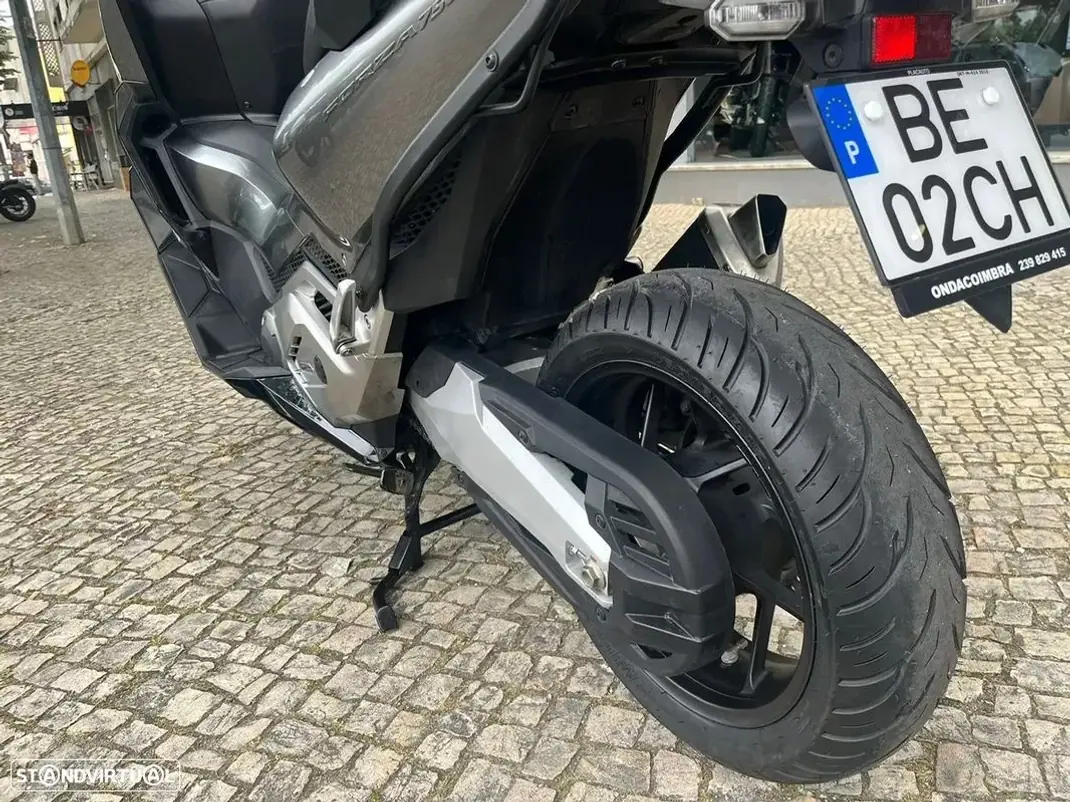 Honda Forza 2023 - 9350 EUR, 11932 km - AUTO.MOTO.pt - 11932km - foto 9 de 12