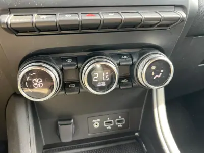 Renault Captur 2023 - 18250 EUR, 72446 km - AUTO.MOTO.pt - 72446km - foto 15 de 20