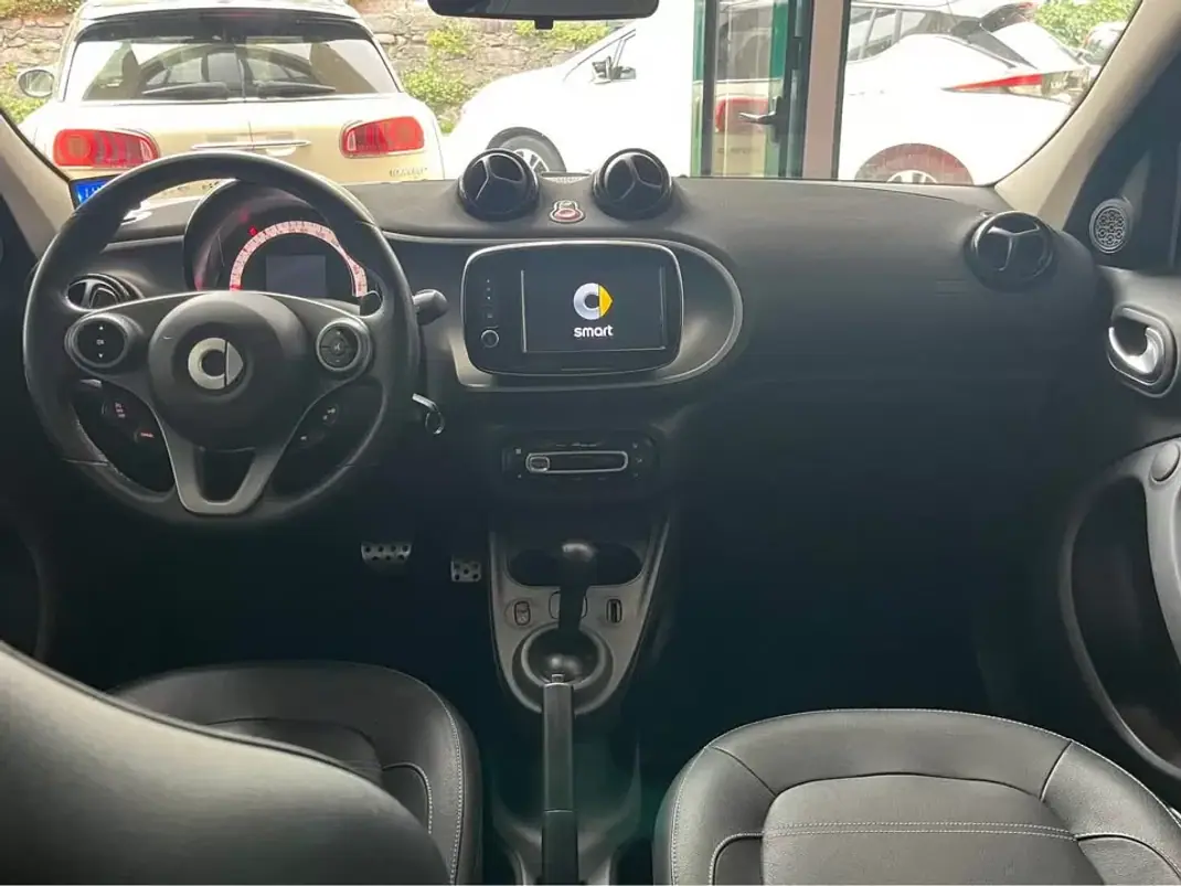 Smart ForFour 2015 - 14500 EUR, 31522 km - 31522km - foto 5 de 8