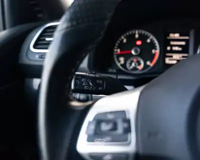 Volkswagen Scirocco 2013 - 16990 EUR, 153299 km - AUTO.MOTO.pt - 153299km - foto 33 de 49