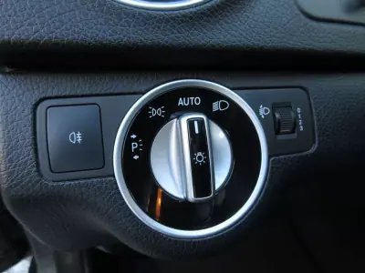 Mercedes-Benz C 180 2012 - 13490 EUR, 240000 km - AUTO.MOTO.pt - 240000km - foto 28 de 47